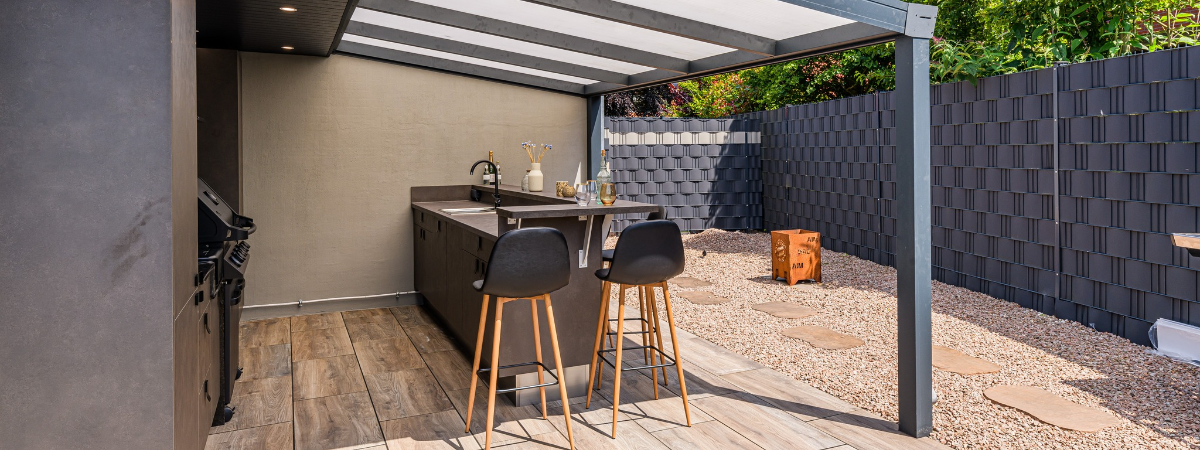Tip! Een overkapping voor uw buitenbar: de ultieme zomersetting