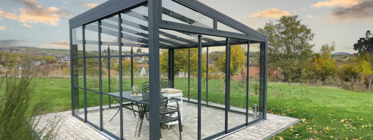 Een tuinkamer met glazen schuifwanden: jouw oase van licht en luxe