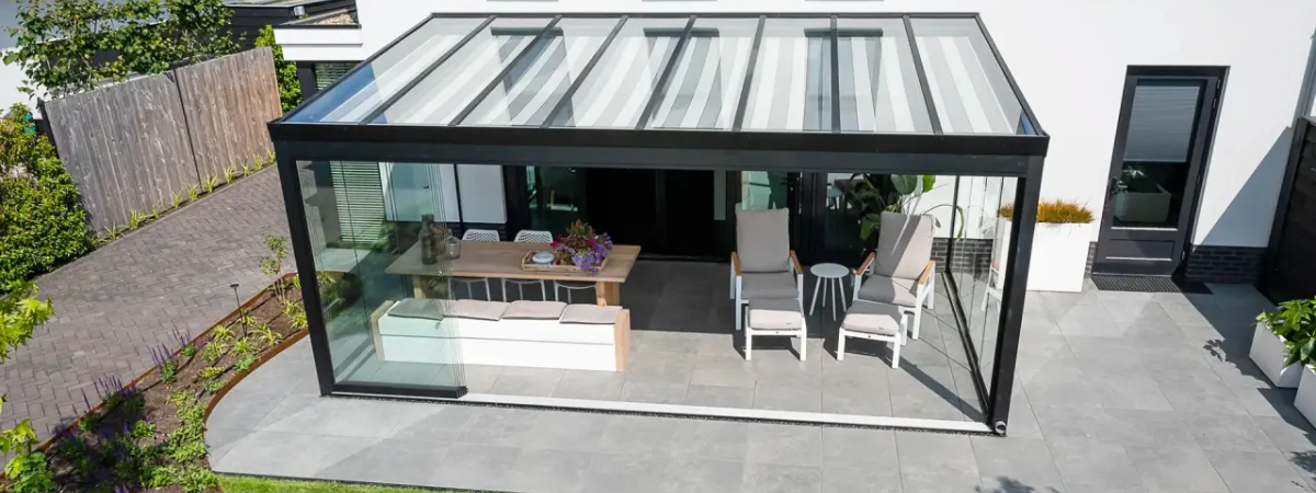 Tuinmeubeltrends 2026: zo maak je je overkapping compleet