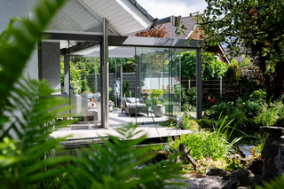 Binnen en buiten laten versmelten: de kracht van glas
