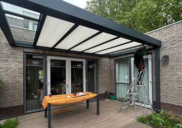 Flatroof veranda met plissé doeken