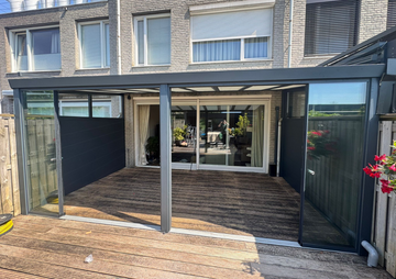 Legend veranda met glasdak en zonwering