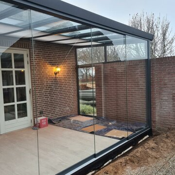 Luxe glazen overkapping gerealiseerd in Geffen